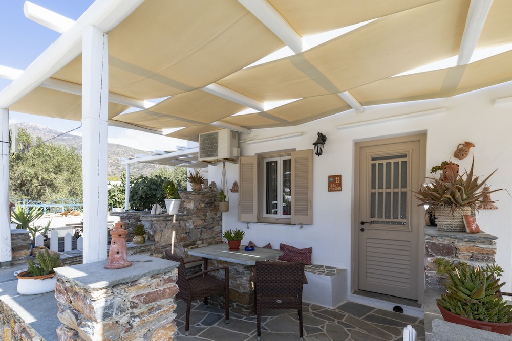 Irini Pension