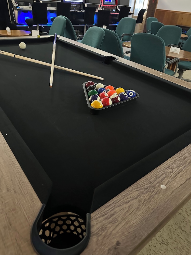 Maple Creek Motor Inn