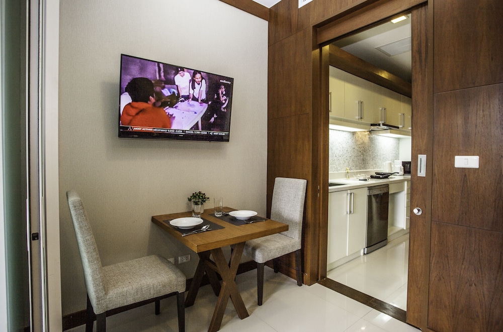 Q Kata Residence