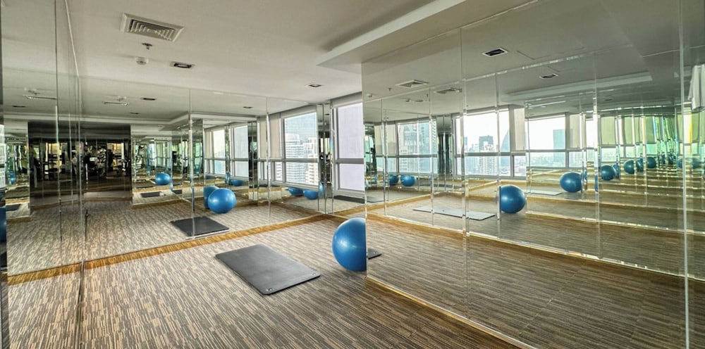 Free Airport Pick Up Rooftop Pool Jacuzzi Gym BTS Emqartier Shopping Mall