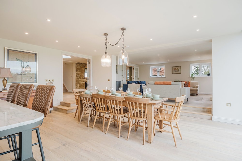 Mulberry Cottage 5BD in Wiltshire