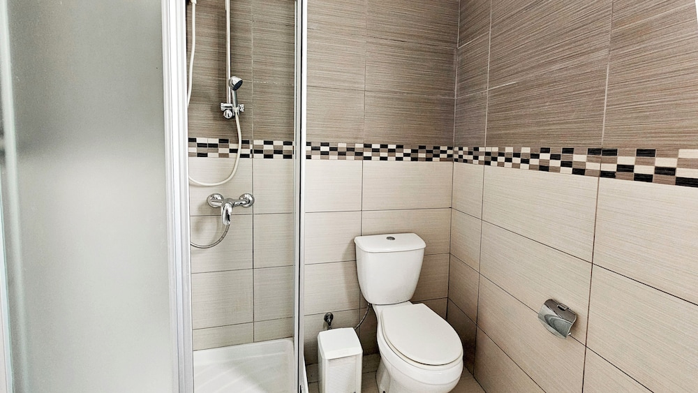 Phaedrus Living Ledras Residences 204