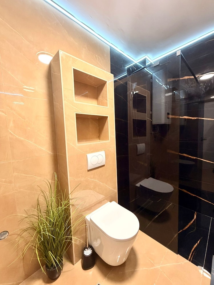 Lunamare Apartments