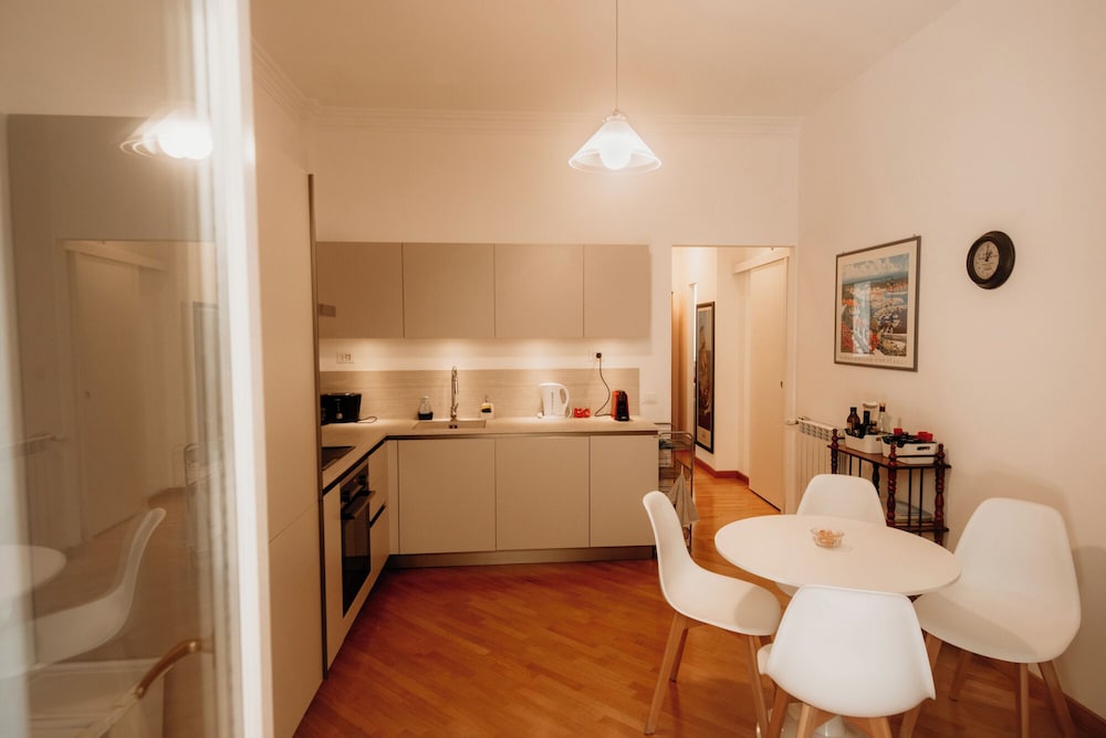 Green Hill Apartment