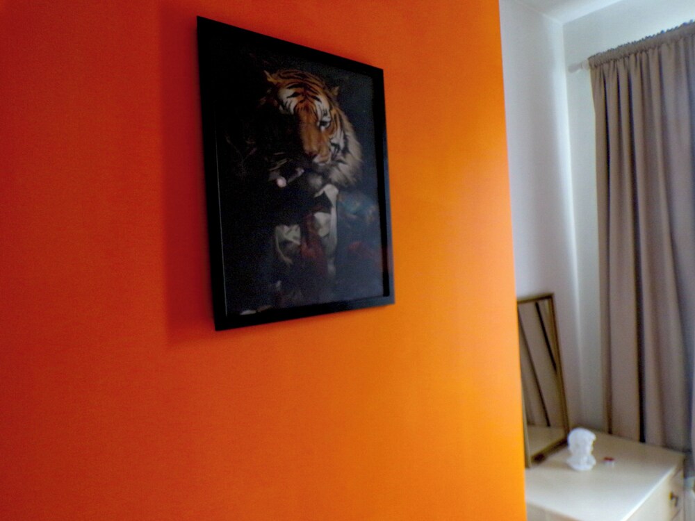 The Orange Housesleeps8-parking-pets&familyok-ac