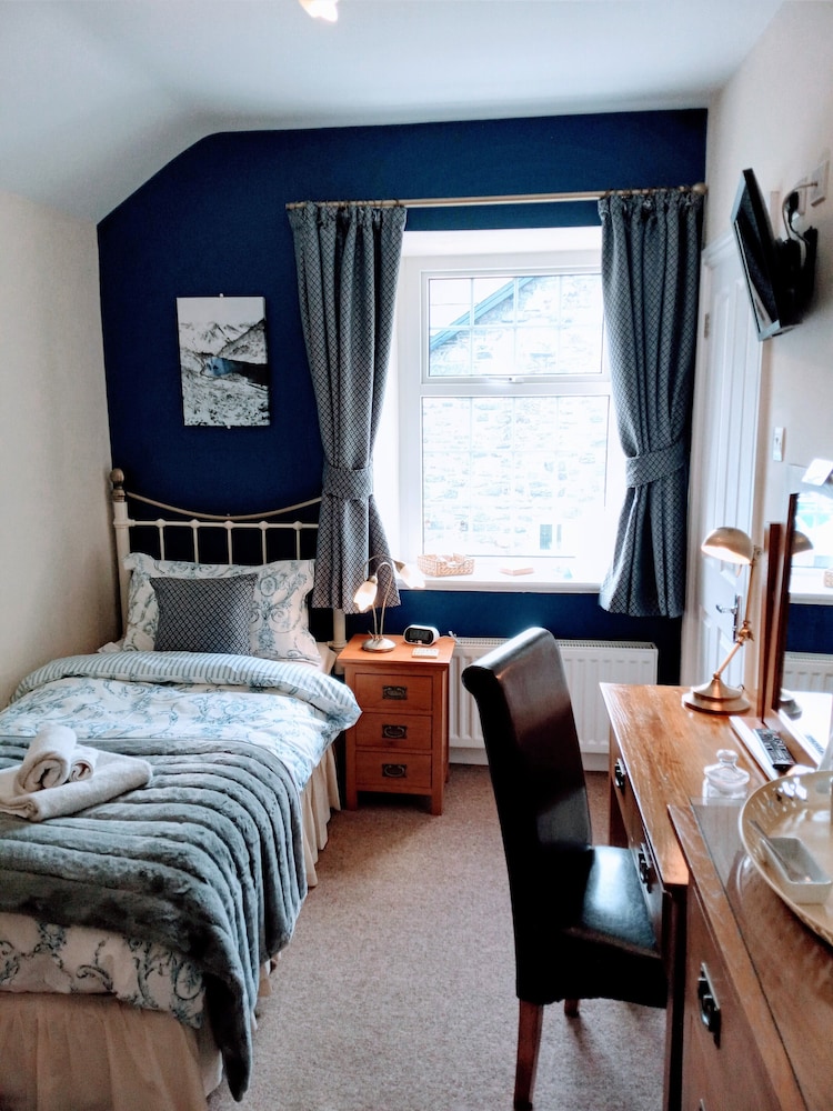 Oakfield House Bed and Breakfast