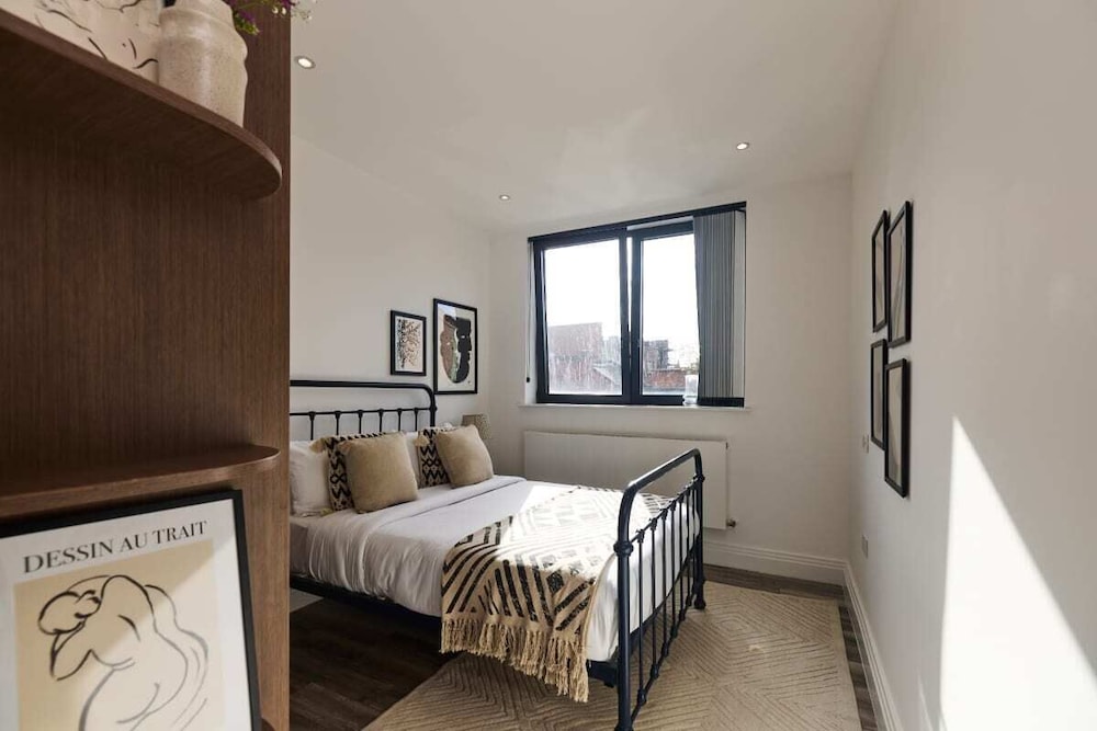 The Harlesden Place - Modern 3bdr Flat With Balcony