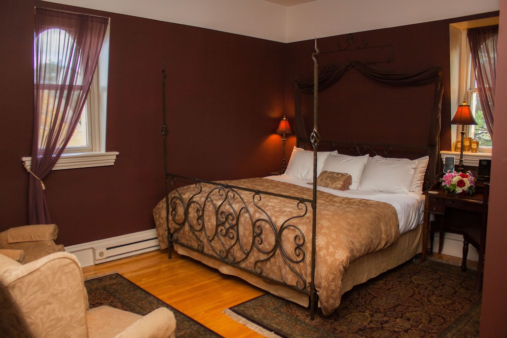 Hamilton House view 5