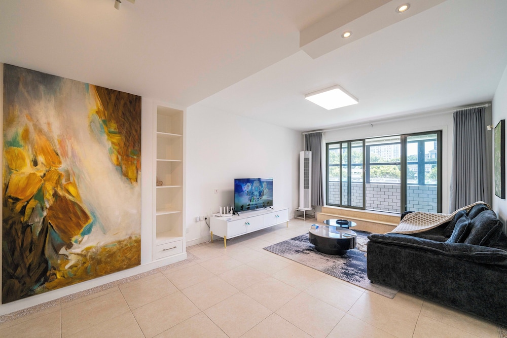 Tyms Family 3BR 2BA APT Crystal Garden