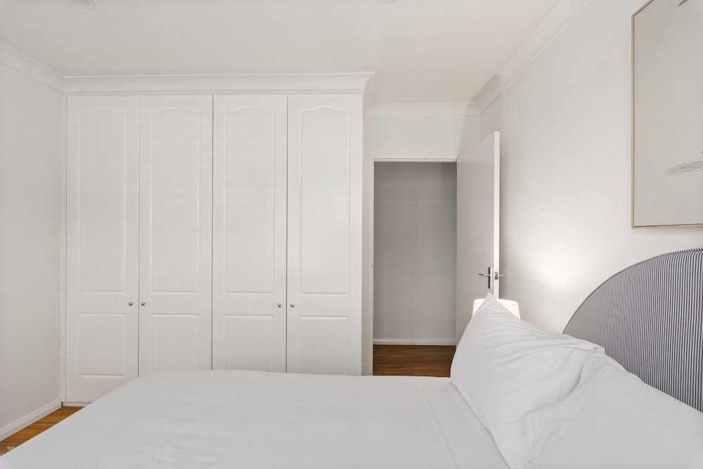 Bright 2-bedroom Apartment Near Coogee Beach