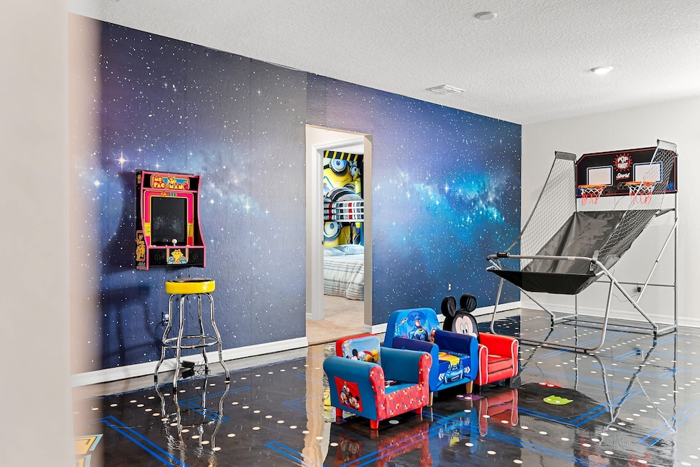 Themed 6BR Home Game Room Pool Sleeps 16