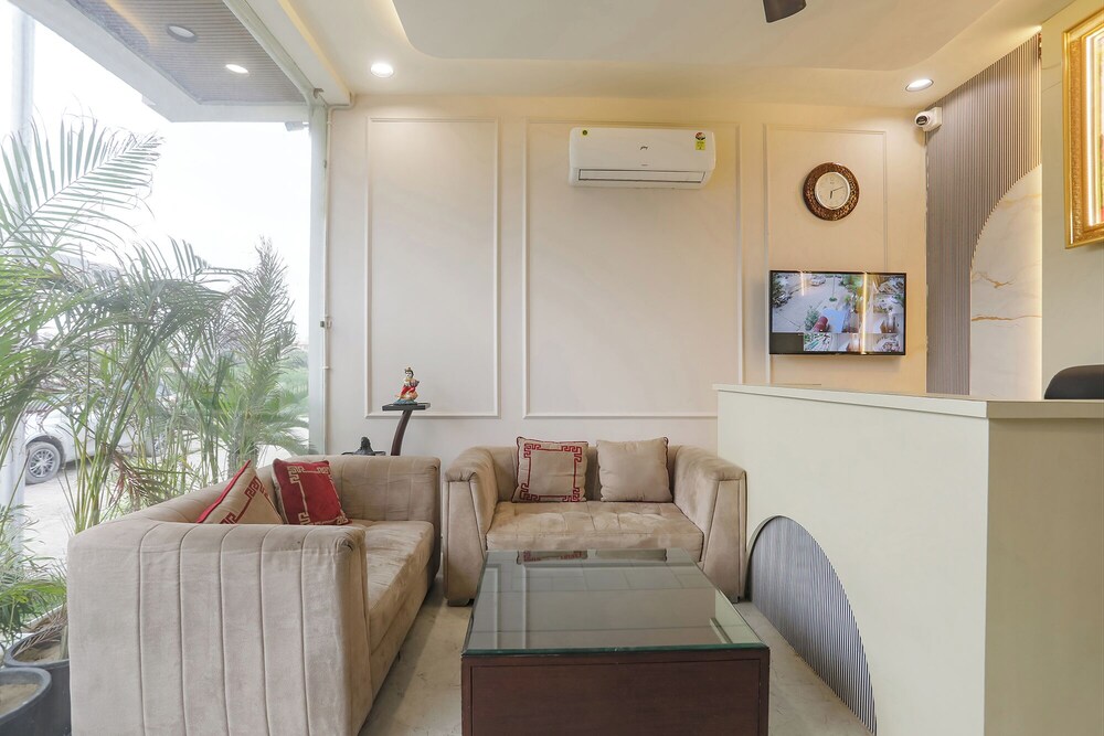Fabhotel Gurukripa