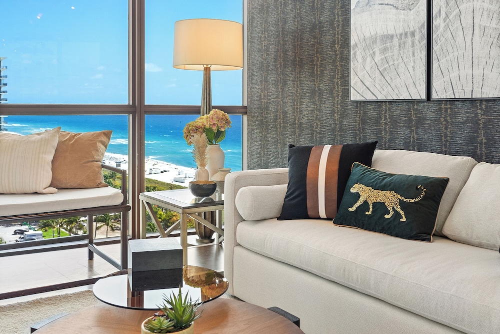 Luxury Vacation Rentals at The Setai by LRMB