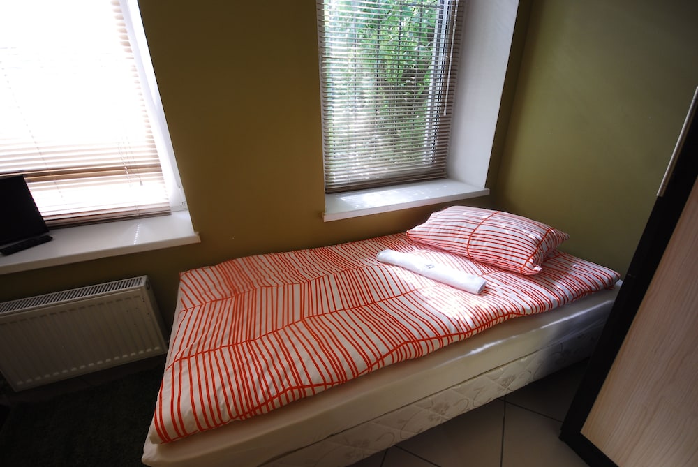 Landmark City Hotel - Hostel