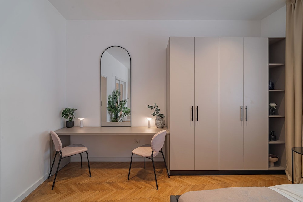 Contemporary 3-Bedroom Lofts - Modern Touches Meet Classic Elegance by Calea Victoriei