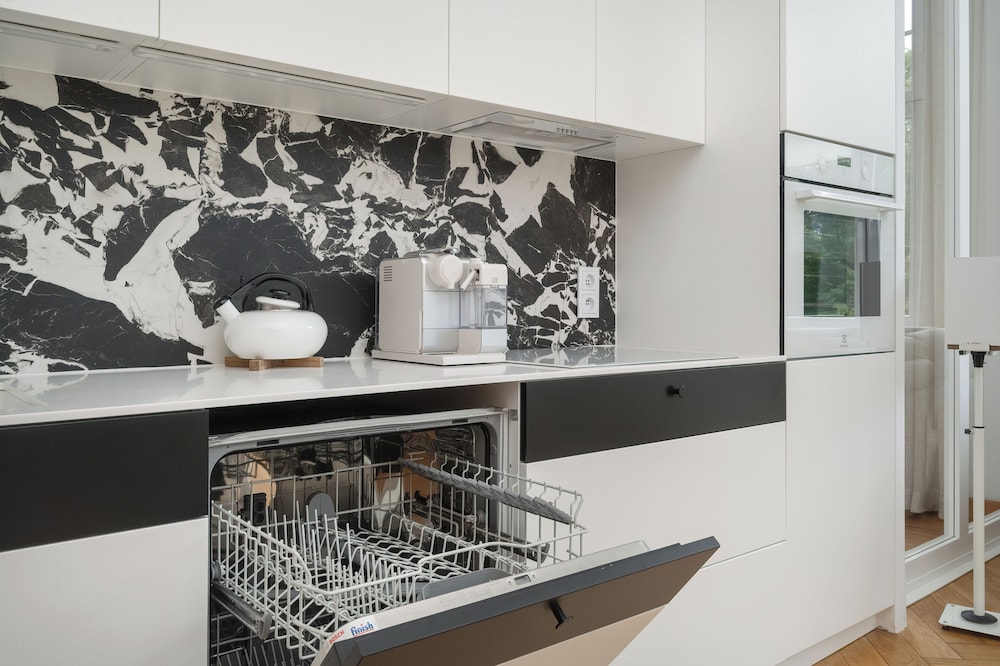 Retro Apartment in Wroclaw by Renters