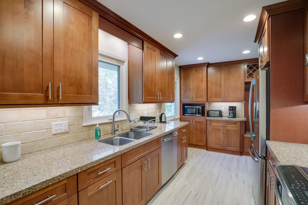 Cozy Minneapolis Home w/ Air Hockey, Near Downtown - Property Image 23