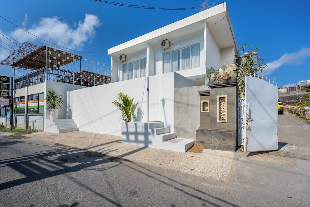 Dreamland Villa 1 Pool & Walk to Beach