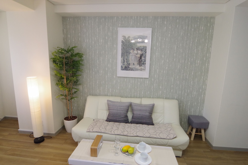 Nipponbashi Art Hotel