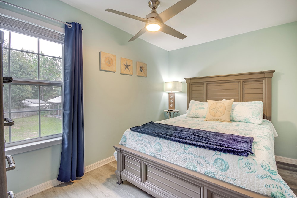 < 1 Mi to Waveland Beach: Spacious Family Home