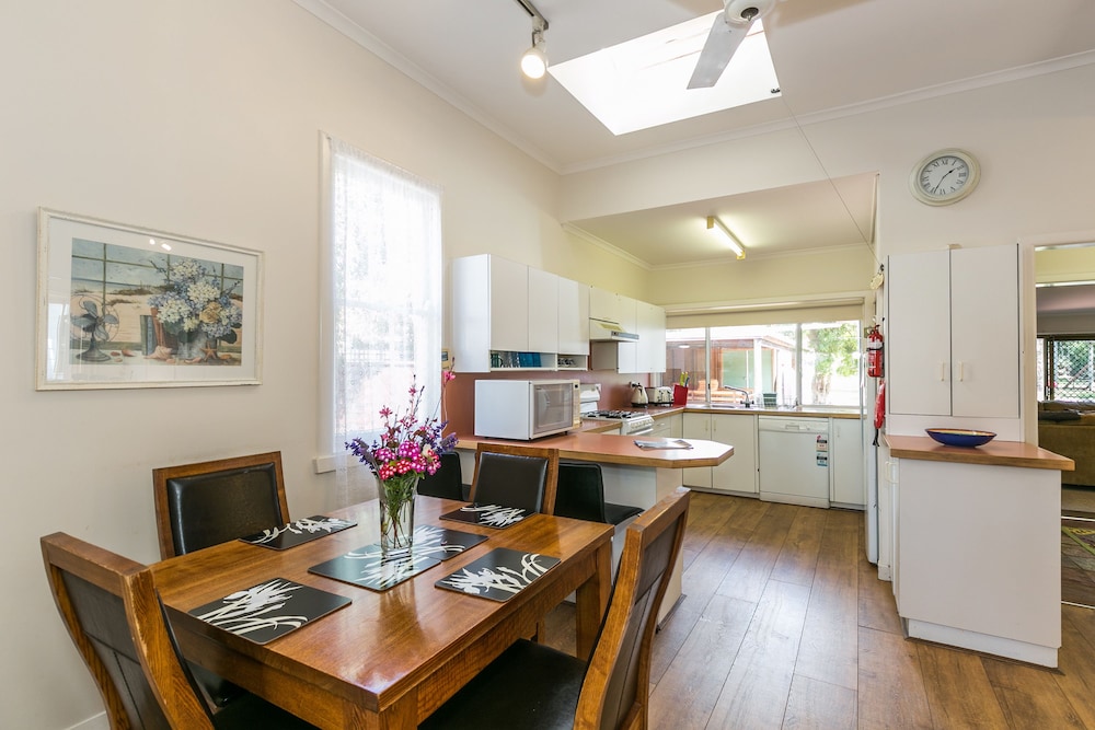 Beachfront Cottages Torquay