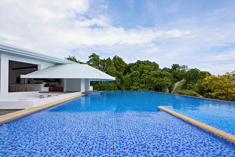 Dive Spot Asia & Brumini Beach Resort
