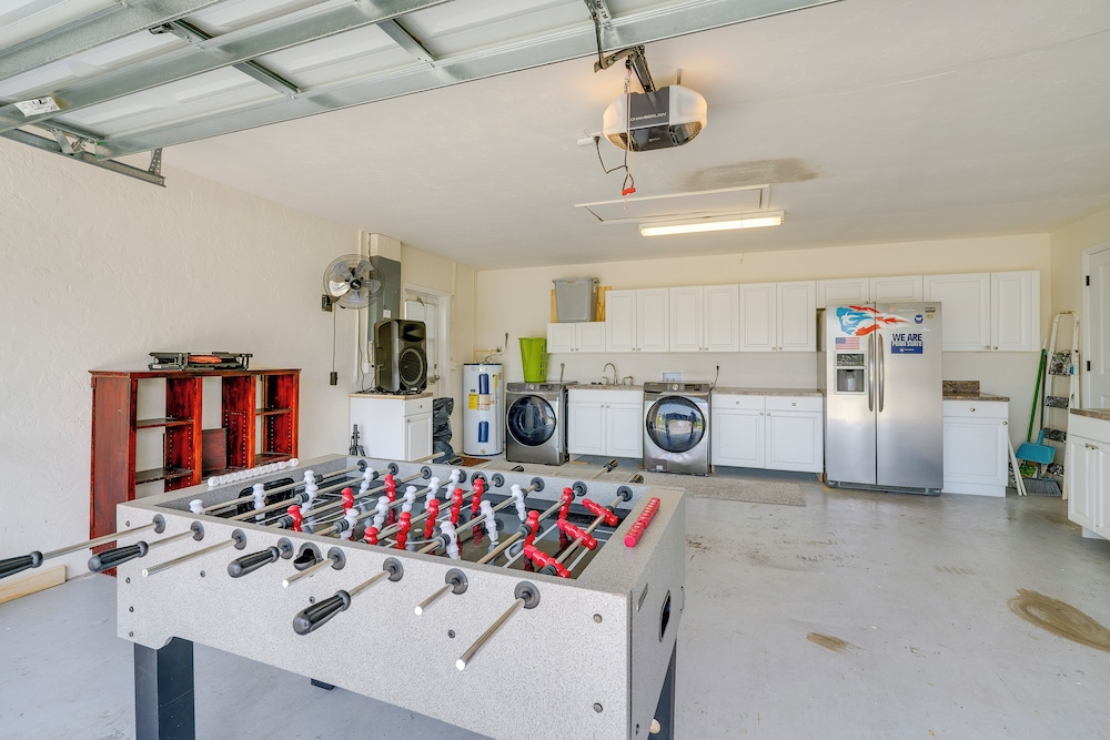 Canal-front Gem w/ Hot Tub, Foosball in Cape Coral