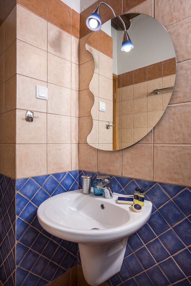 Athina Luxury Villas