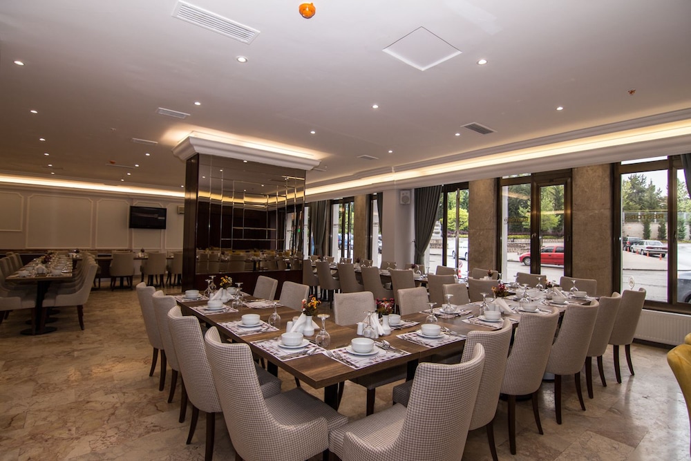 An Grand Otel - Image 11