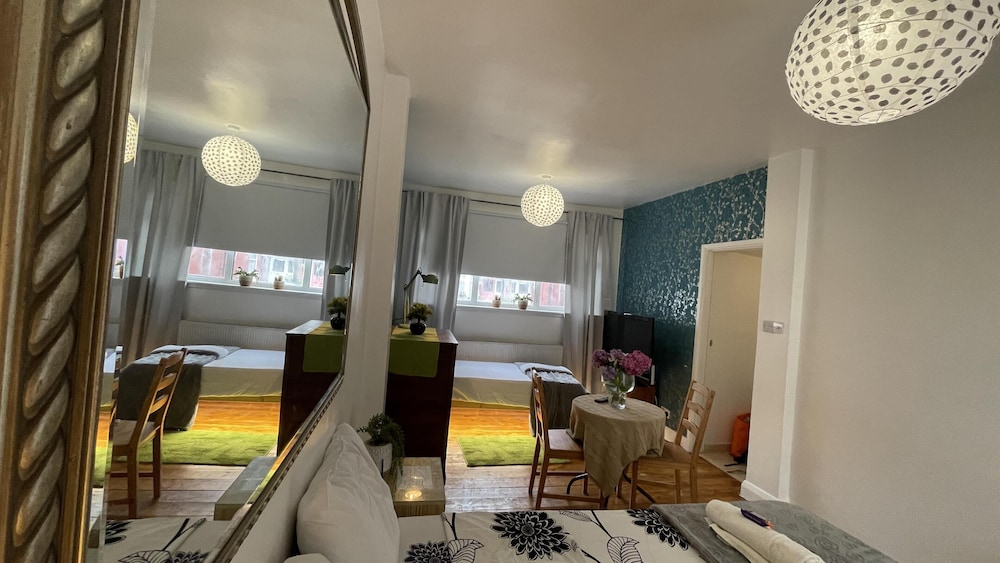 Lovely Flat Near Train Station and Central London