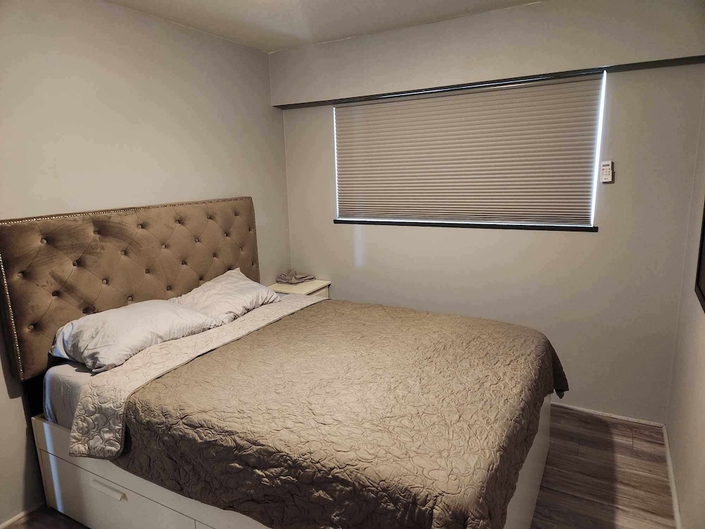 Signature City Charm Furnished 3BR-1
