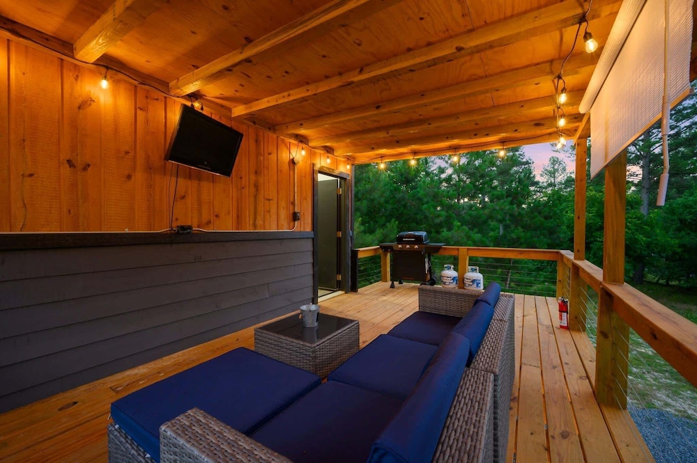 Double Magic - Unique Cabin for 6 - Pond, Hot Tub