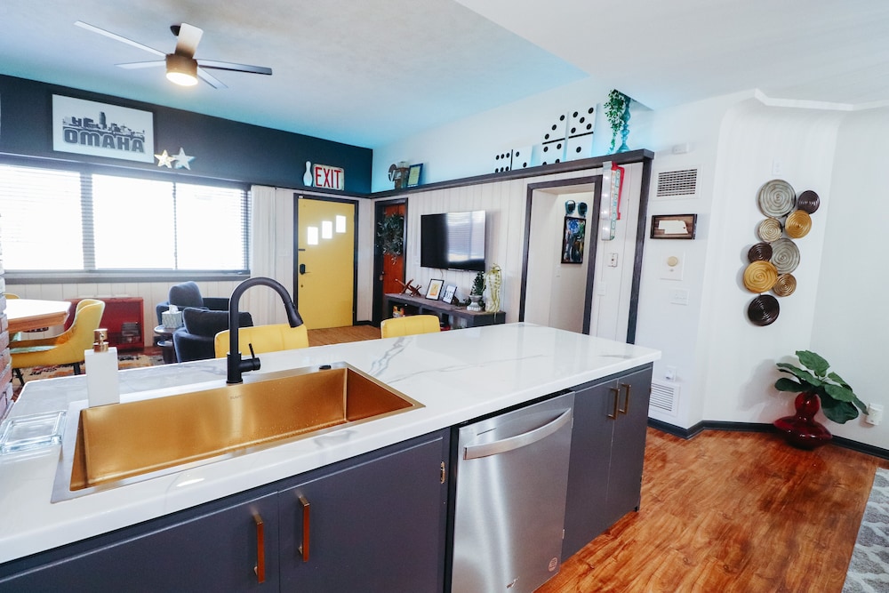 Omaha Vacations - Charming Omaha Retreat - Near Zoo Downtown 3 Bedroom Home by RedAwning - Property Image 17