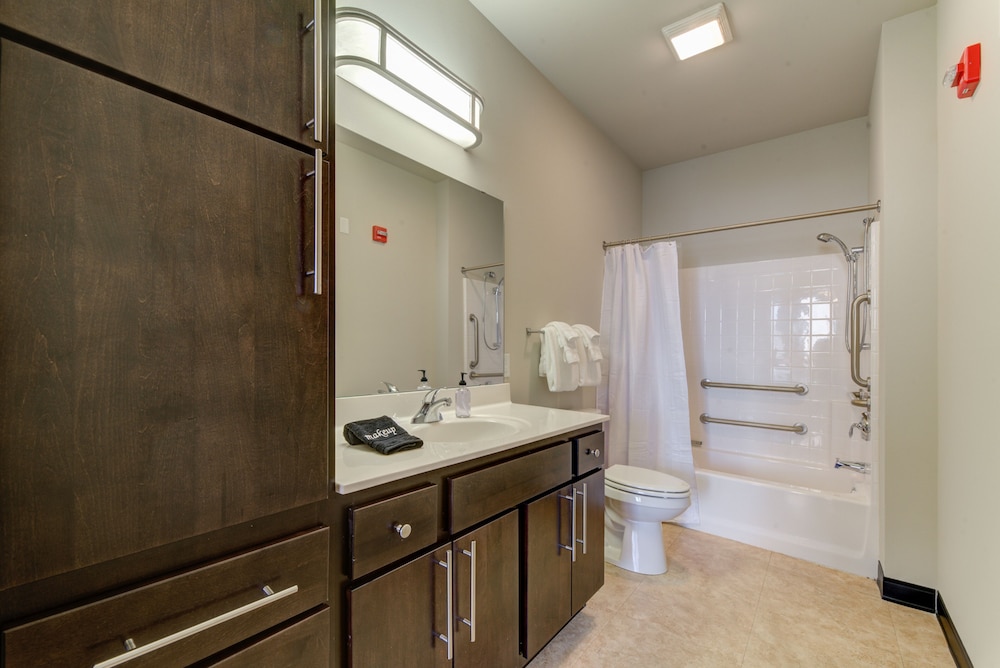 Milwaukee Vacations - Kasa Westown Milwaukee - Property Image 11