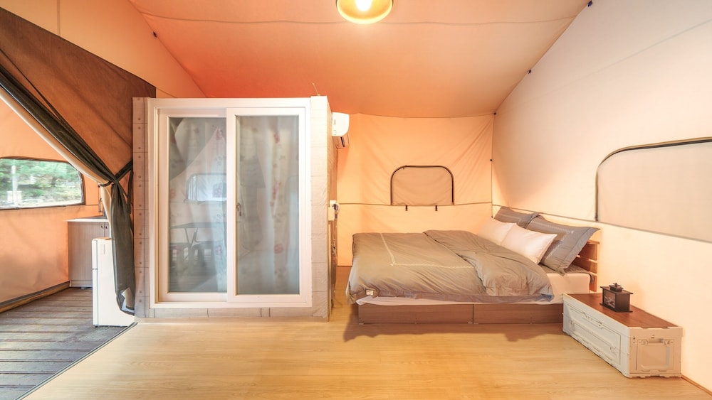 Gapyeong Sanchaek Glamping Pension
