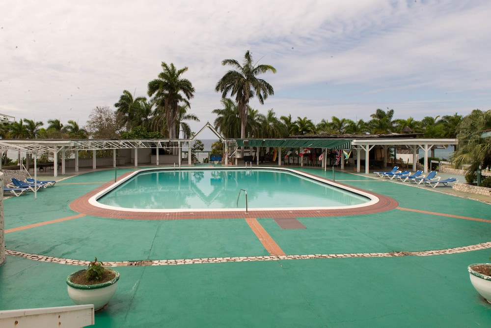 Seacastles Exora Beach Suite
