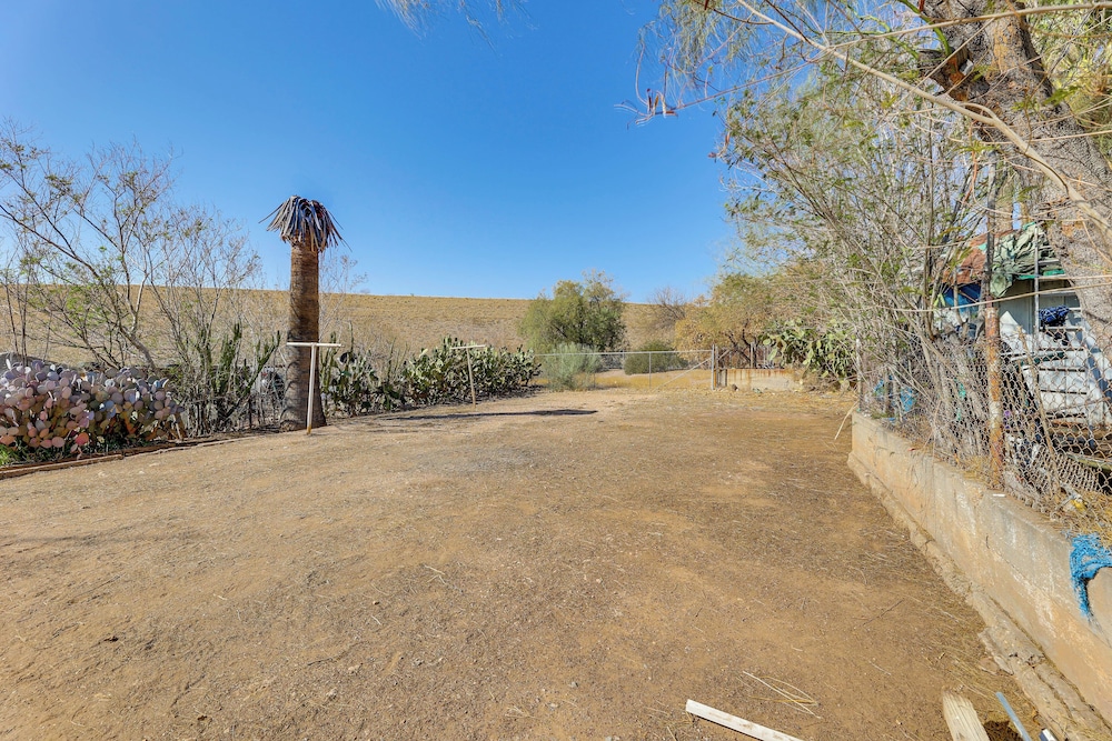 Fenced Yard & Mtn Views: Dog-friendly Superior Gem