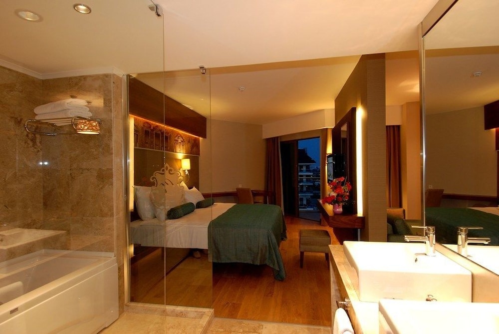 Commodore Elite Suites & Spa - All Inclusive - Adult Only