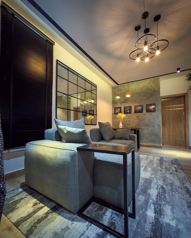 Crestville Apartments