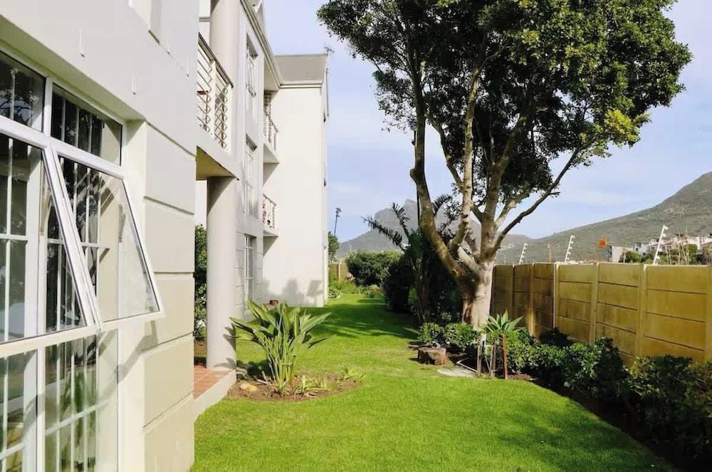 2 Bedroom Ground Floor Apartment Princess Beach Club Houtbay