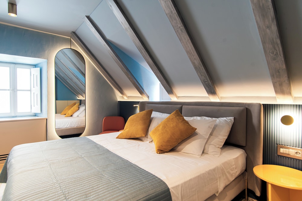 Spindler Luxury rooms by DuHomes
