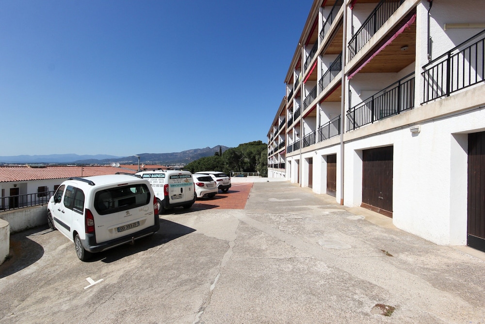 Apartment in Roses Near Beach