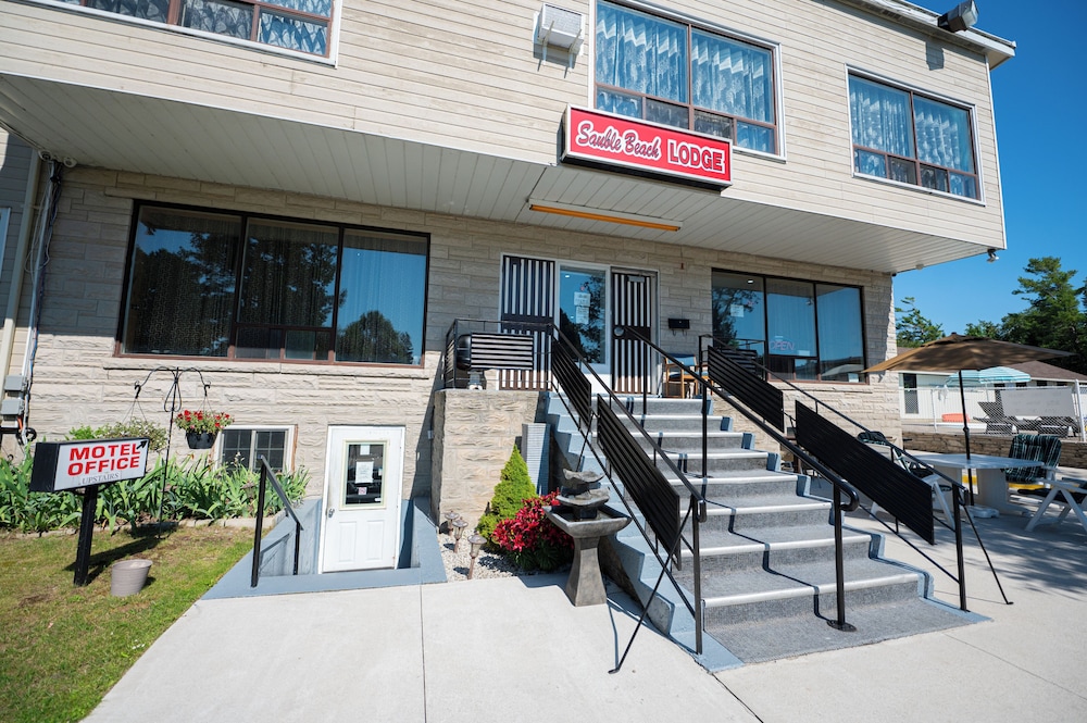 Sauble Beach Lodge