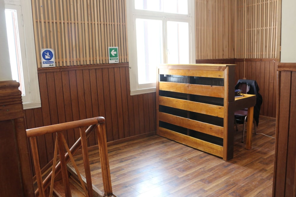 Hotel Hostal Ochen Punta Arenas - Image 1