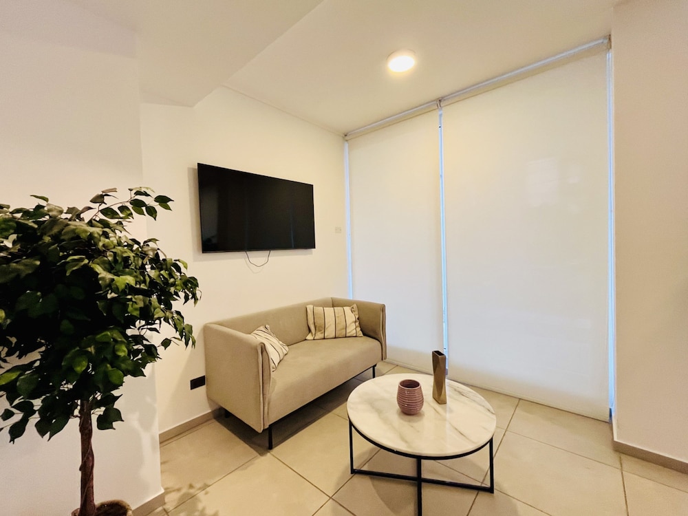Urbano Plaza Vespucio Laundry Parking Pet Pool