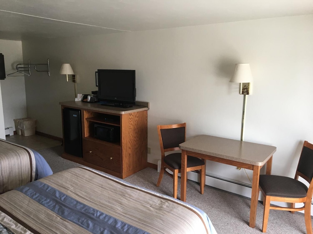 Coho Motel and Suites