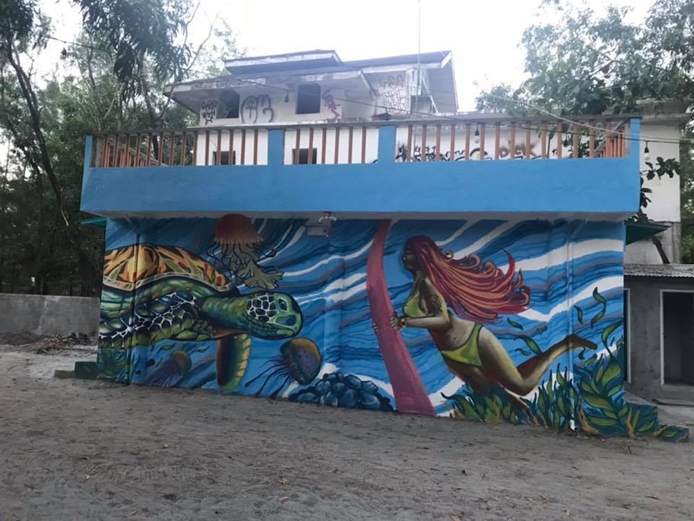 Surf Theori Resort