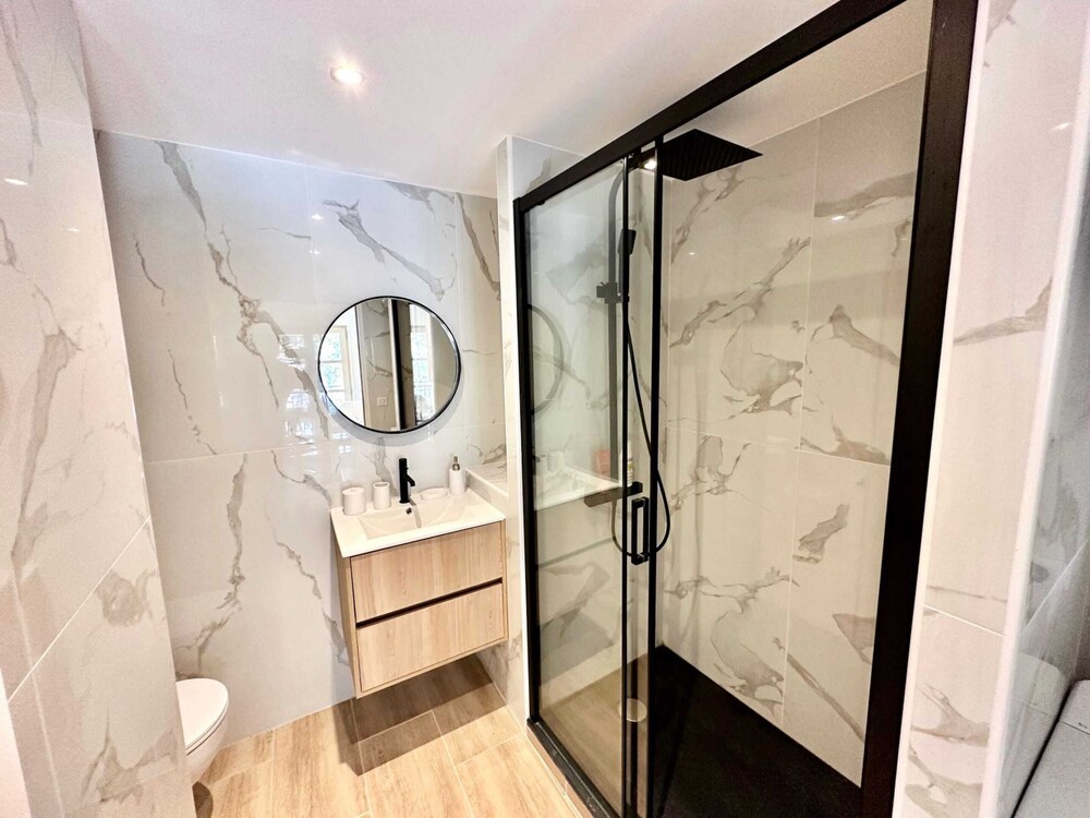 Charming Apartment - 2bd/4p - Center of St Tropez