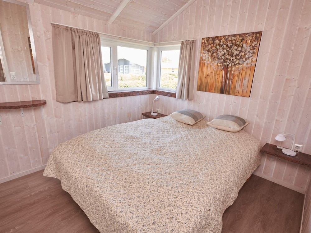 4 Star Holiday Home in Friedrichkoog