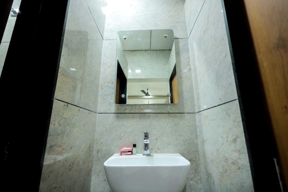 Hotel The Premier Somnath